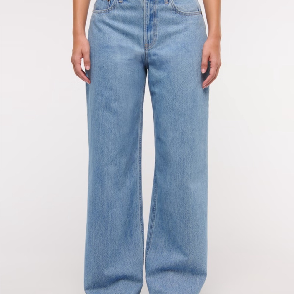 A&F Curve Love High Rise Wide Leg Jeans- size 14 or 32 - Picture 2 of 11